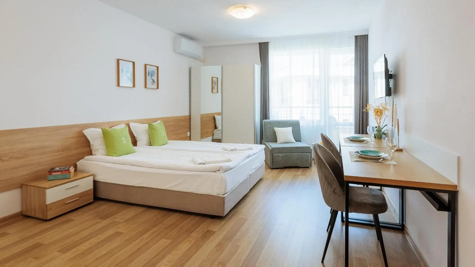 Flora Studios Sarafovo 布尔加斯 公寓